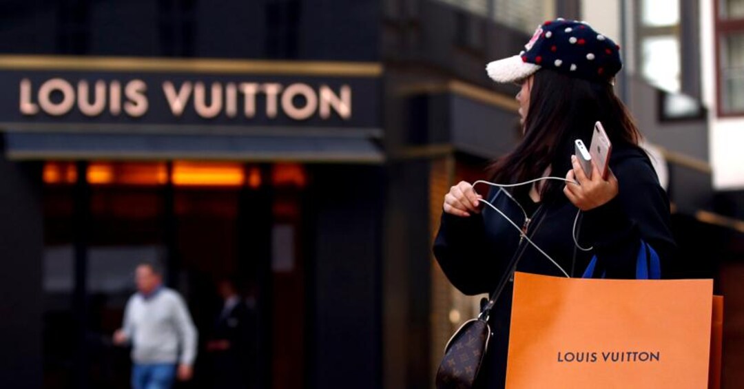 Pi like su Instagram pi il titolo sale. Credit Suisse promuove